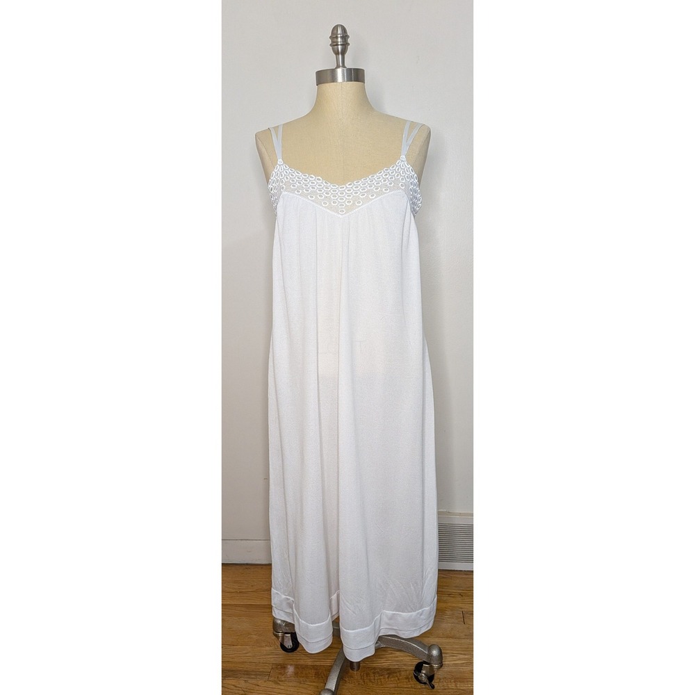 Hanro of Switzerland White Cotton Eyelet Lace Maxi Nightgown Size M